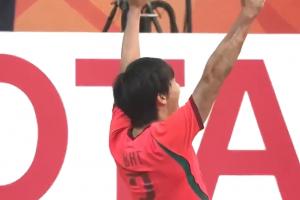 U23国足1-0领先乌兹别克斯坦！胡荷韬与蒯纪闻撞墙后破门